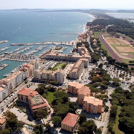 Spacieux Sur Le Port De *